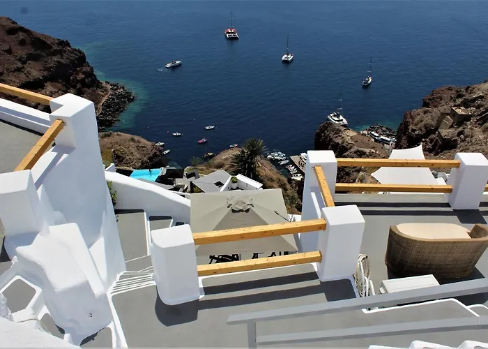 Lioyerma Cave With Private Outdoor Hot Tub Oia