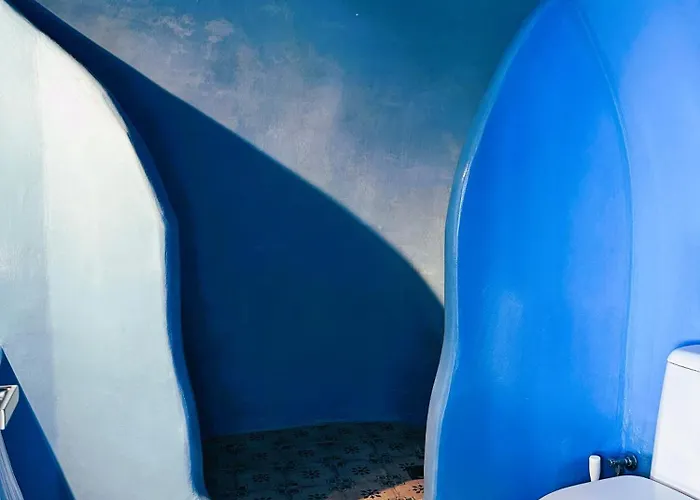 Lioyerma Cave With Private Outdoor Hot Tub *