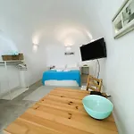 Apartament Lioyerma Cave With Private Outdoor Hot Tub