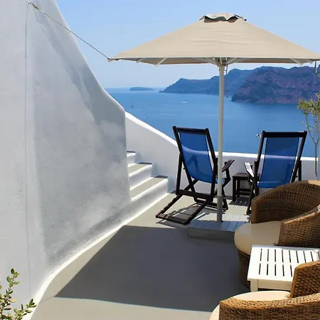 Lioyerma Cave With Private Outdoor Hot Tub Oia