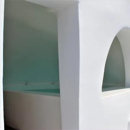 Lioyerma Cave With Private Outdoor Hot Tub アパート