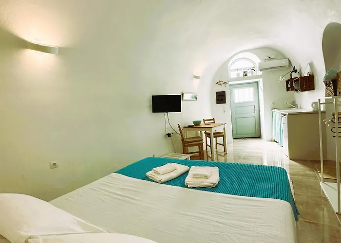 Apartman Lioyerma Cave With Private Outdoor Hot Tub *