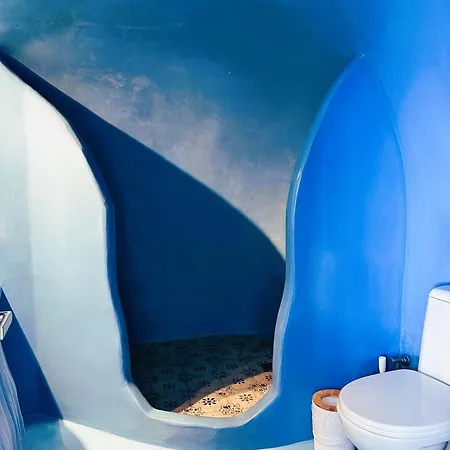 Lioyerma Cave With Private Outdoor Hot Tub *