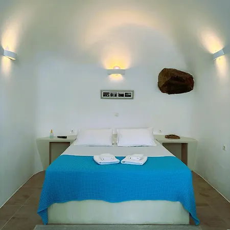 Lioyerma Cave With Private Outdoor Hot Tub *