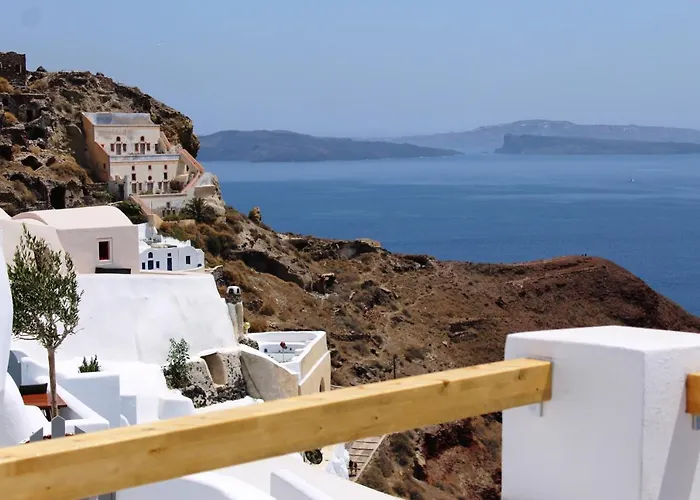 Lioyerma Cave With Private Outdoor Hot Tub Apartment